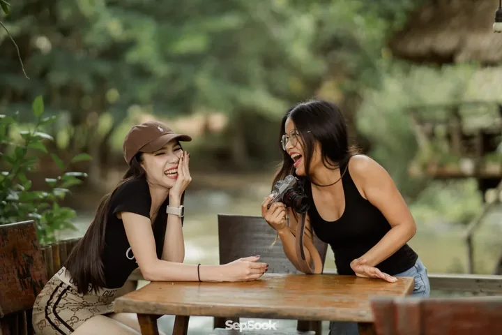 ສຽງຫົວແຄມຫ້ວຍ ມຸມຖ່າຍຮູບງາມທຸກຈຸດ
